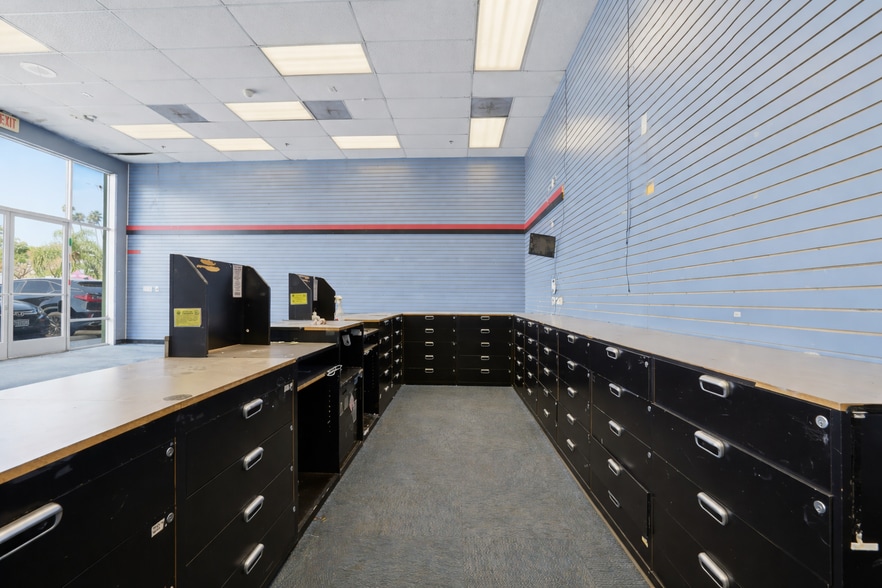 More Photos Of 10930 Long Beach Blvd, Lynwood Storefront For Lease