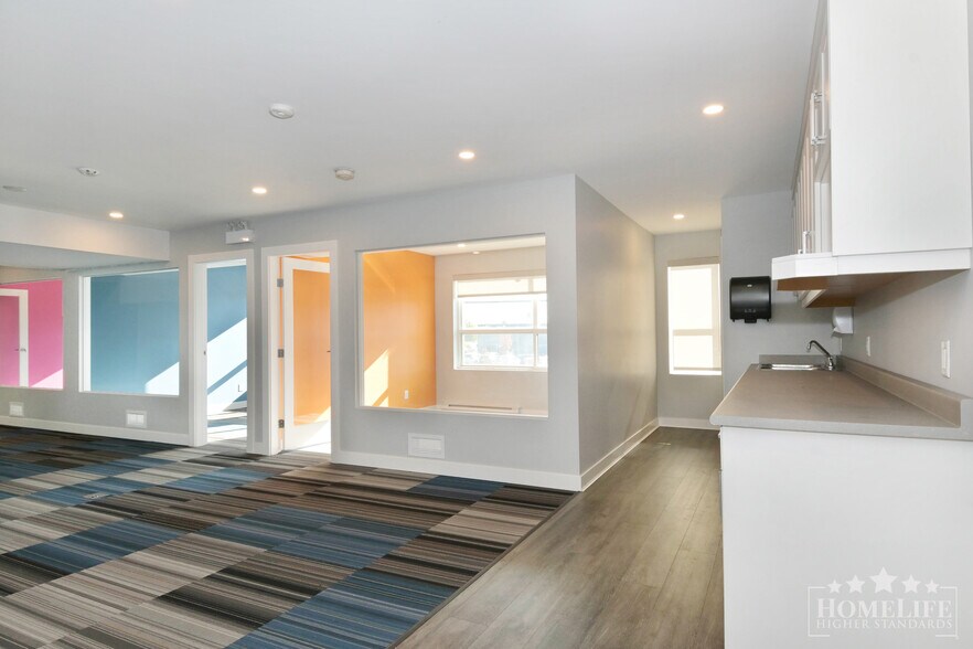 More Photos Of 17535-17537 56 Ave, Surrey Storefront Retail Office For Lease