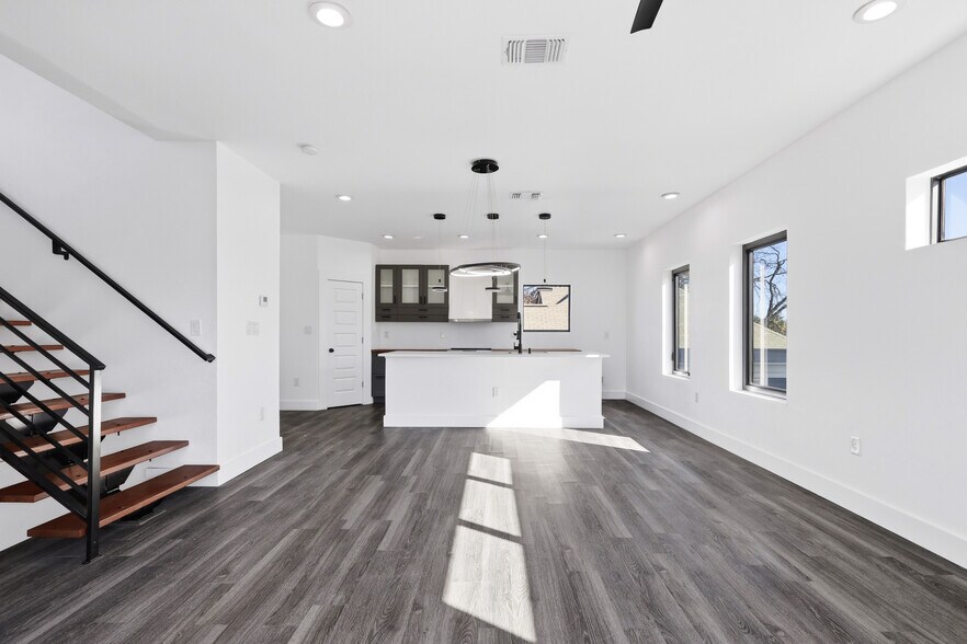 More Photos Of 1512 Wyoming St, San Antonio Apartments For Sale