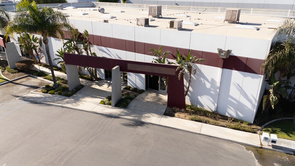 More Photos Of 555 N Main St, Riverside Manufacturing For Sale