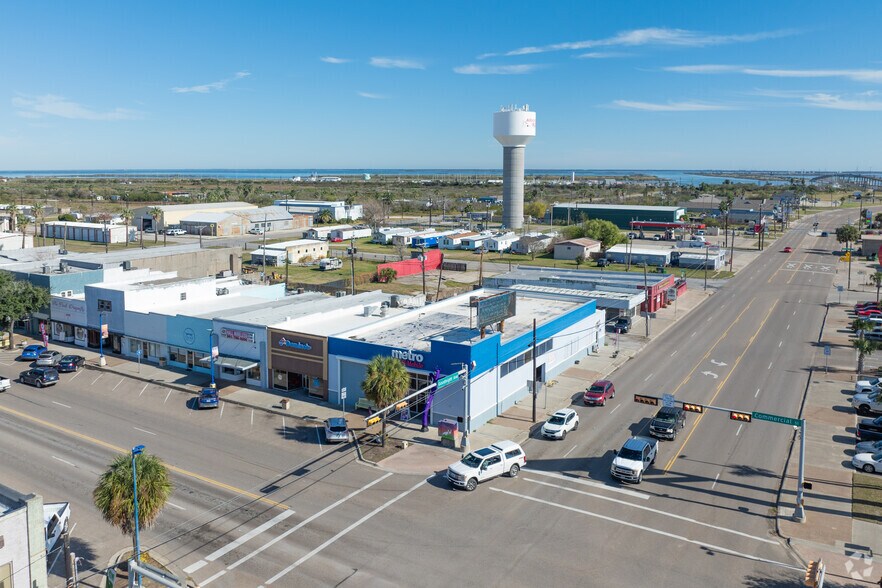 More Photos Of 361 S Commercial St, Aransas Pass Freestanding For Lease