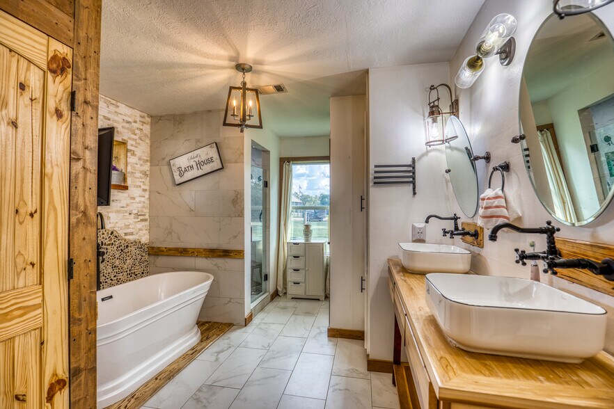 More Photos Of 23192 Murrell Rd, Hockley Lodge Meeting Hall For Sale