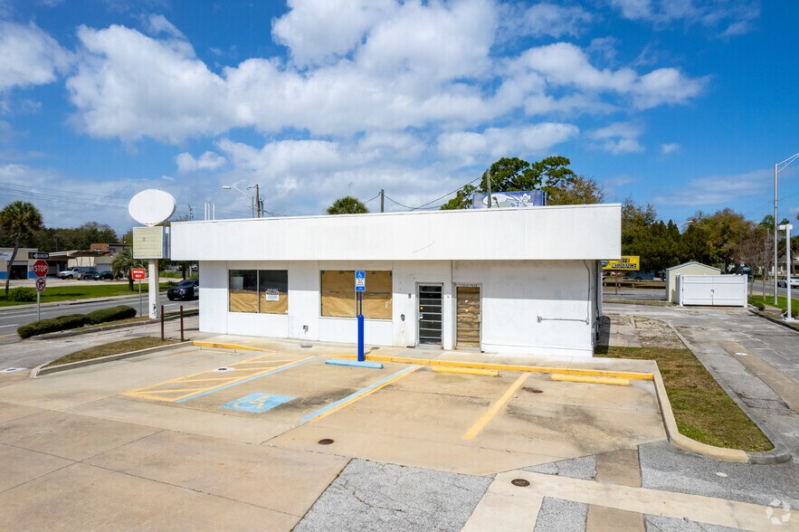 More Photos Of 1220 S Washington Ave, Titusville Convenience Store For Lease