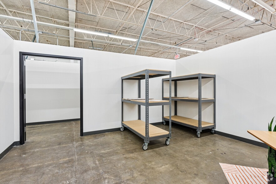 More Photos Of 1230 Macklind Ave, Saint Louis Warehouse For Lease