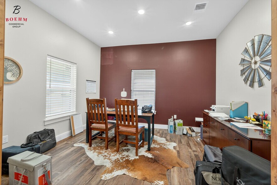 More Photos Of 32840 IH-10 W, Boerne Office For Lease