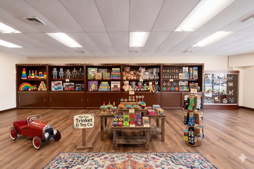 More Photos Of 890-900 Ulster Ave, Kingston Freestanding For Lease