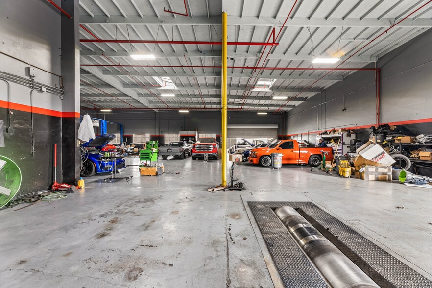 More Photos Of 400 W Alondra Blvd, Gardena Warehouse For Sale