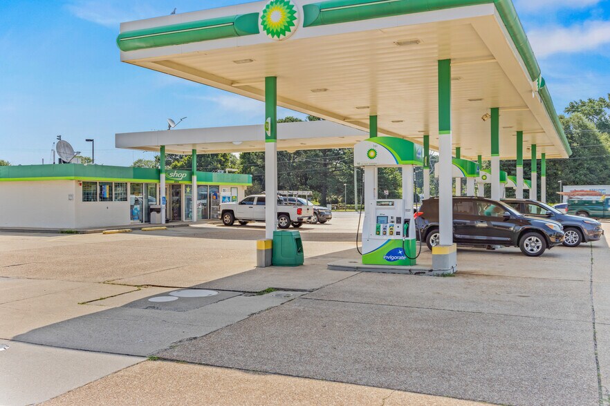 Primary Photo Of 5924 Indian River Rd, Virginia Beach Convenience Store For Sale