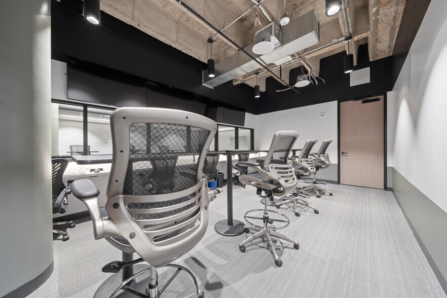 More Photos Of 7620 Guadalupe St, Austin Office For Lease