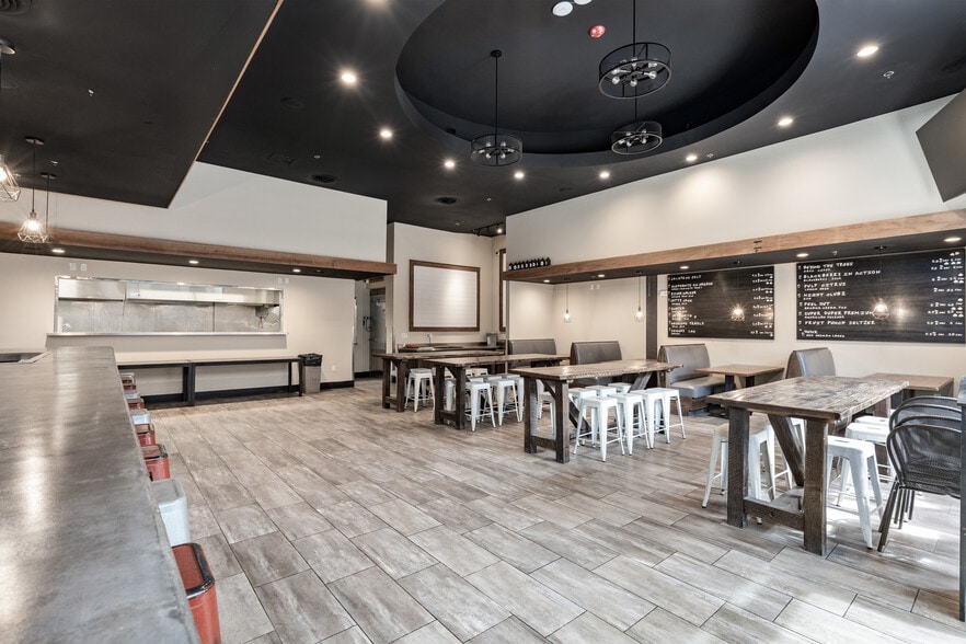 More Photos Of 500 Market St, Santa Fe Storefront Retail Office For Lease