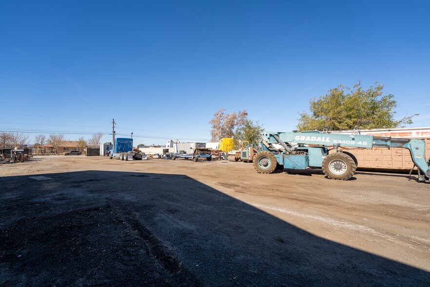 More Photos Of 42622 3rd St E, Lancaster Industrial For Sale