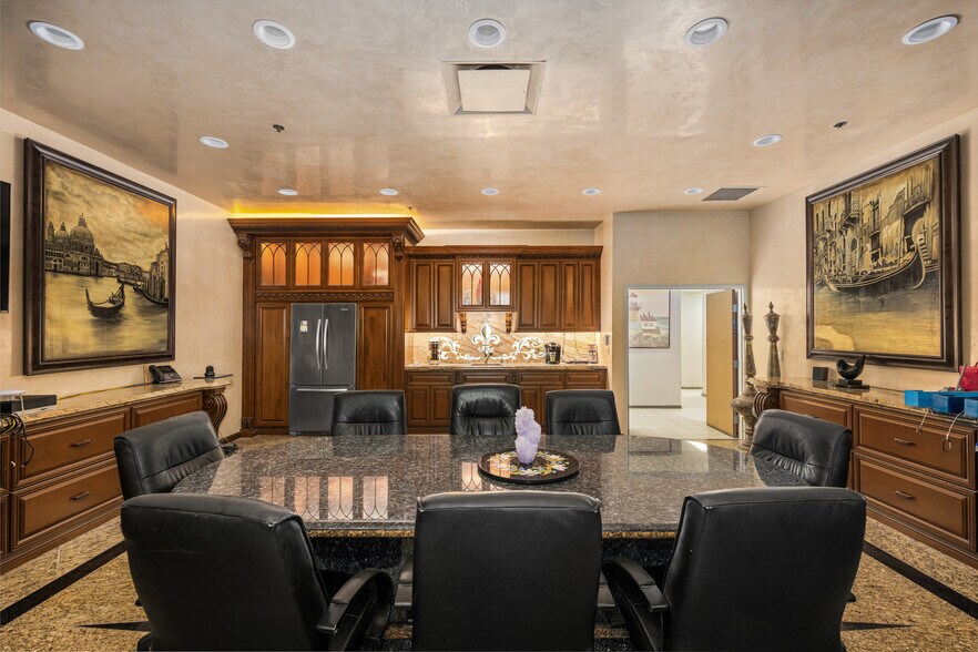 More Photos Of 1701 S State College Blvd, Anaheim Manufacturing For Sale