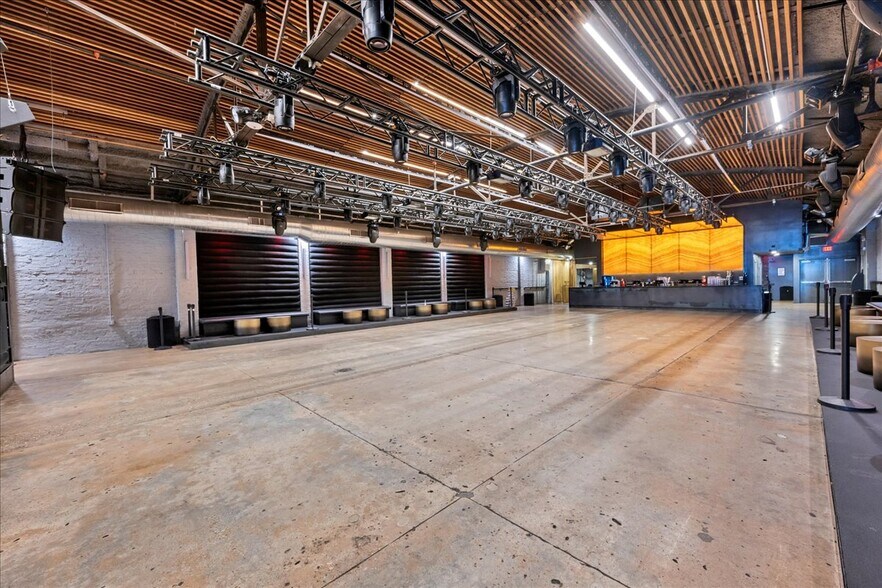 More Photos Of 505 E 7th St, Austin Freestanding For Sale