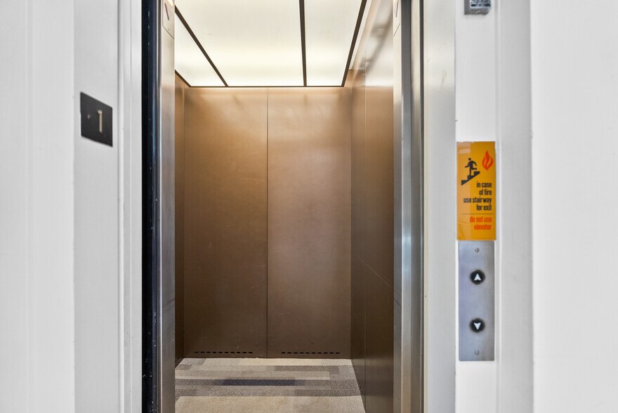 More Photos Of 413 N Lee St, Alexandria Office For Lease