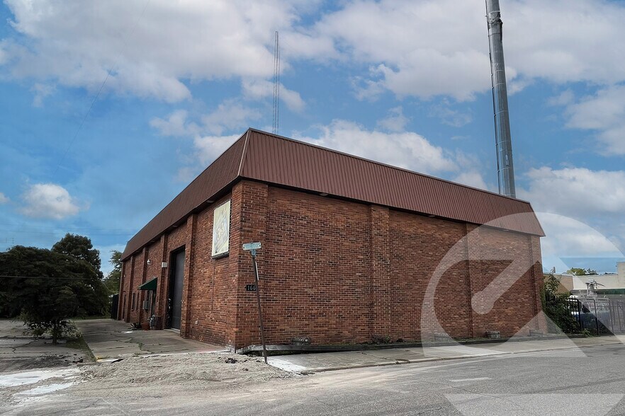 Primary Photo Of 166 Victor St, Highland Park Service For Sale