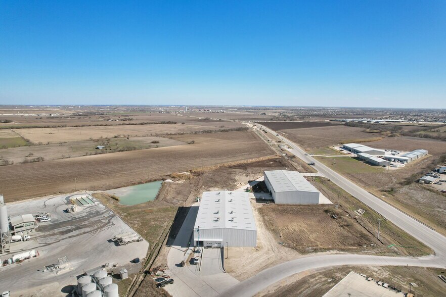 More Photos Of 6000 Chandler Rd, Hutto Unknown For Lease