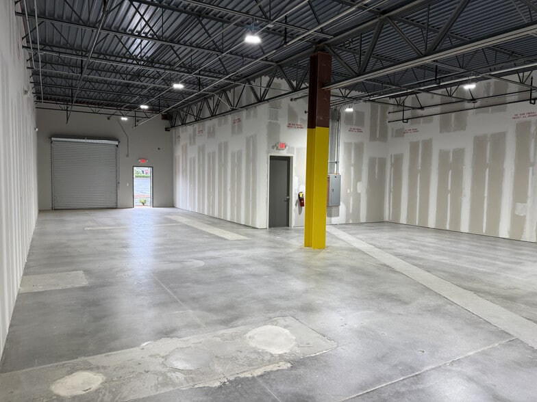 More Photos Of 2975 Breckinridge Blvd, Duluth Industrial For Lease