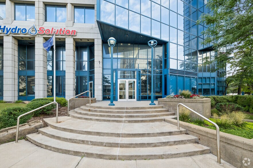 More Photos Of 7100 Rue Jean-Talon E, Montréal Office For Lease
