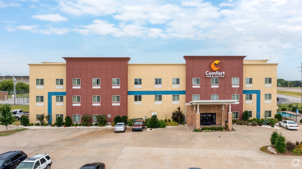 More Photos Of 6101 New Sapulpa Rd, Tulsa Hotel For Sale