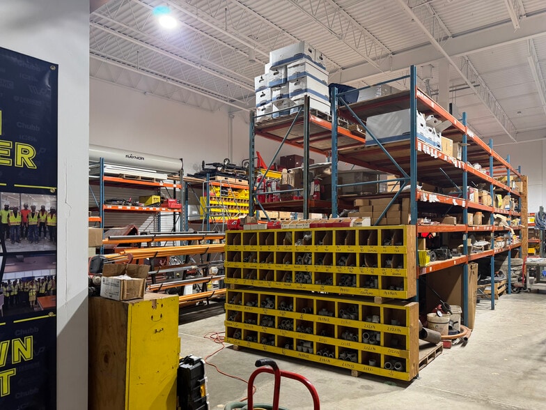 More Photos Of 11000 Lakeview Ave, Lenexa Light Distribution For Sale