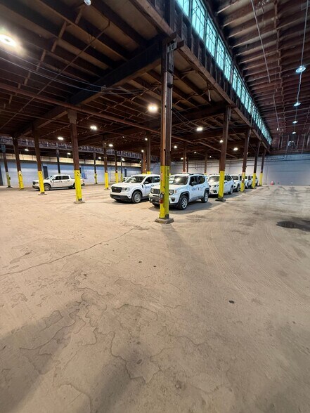 More Photos Of 606 7th St, Schenectady Warehouse For Lease