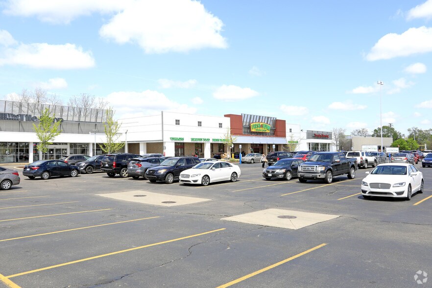 More Photos Of 731-931 E Big Beaver Road, Troy Unknown For Lease