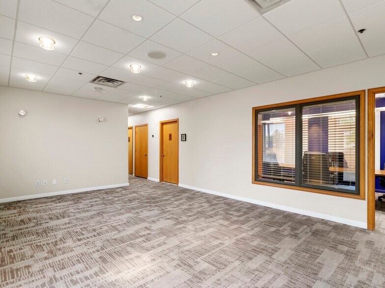 More Photos Of 4070-4084 S 300 W, Salt Lake City Light Manufacturing For Lease