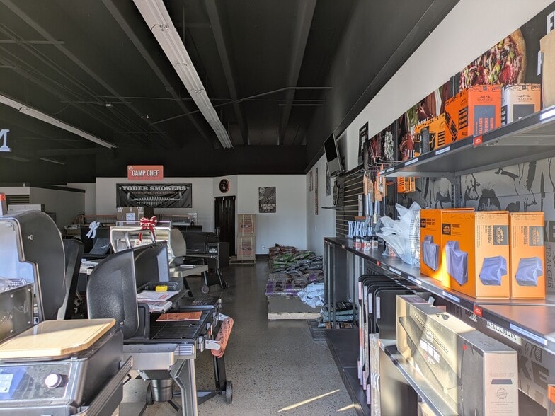 More Photos Of 6200-6230 S State St, Murray Storefront For Lease