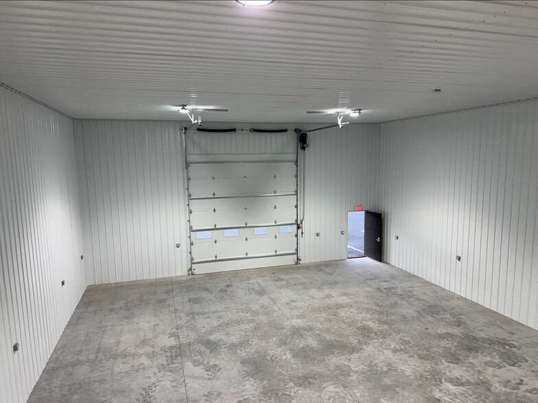 More Photos Of 785 Burdeck St, Rotterdam Land For Lease