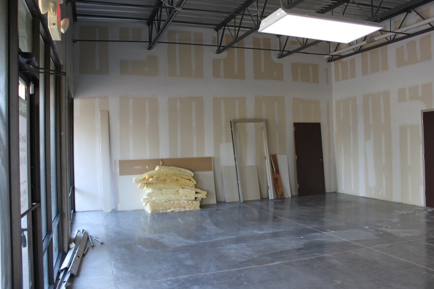 More Photos Of 30525 1st St, Fulshear Storefront For Lease
