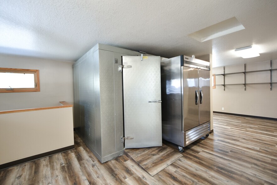 More Photos Of 307 2nd St, Bellechester Flex For Sale