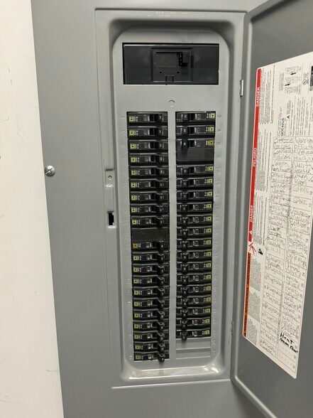 More Photos Of 700 NE Arch St, Atlanta Truck Terminal For Sale