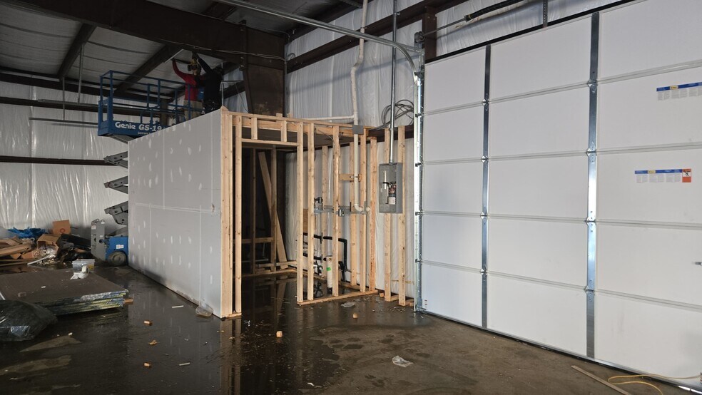 More Photos Of 176 Commerce Center Cir, Jackson Flex For Lease