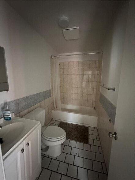 More Photos Of 7930 Ritz St, Houston Apartments For Sale