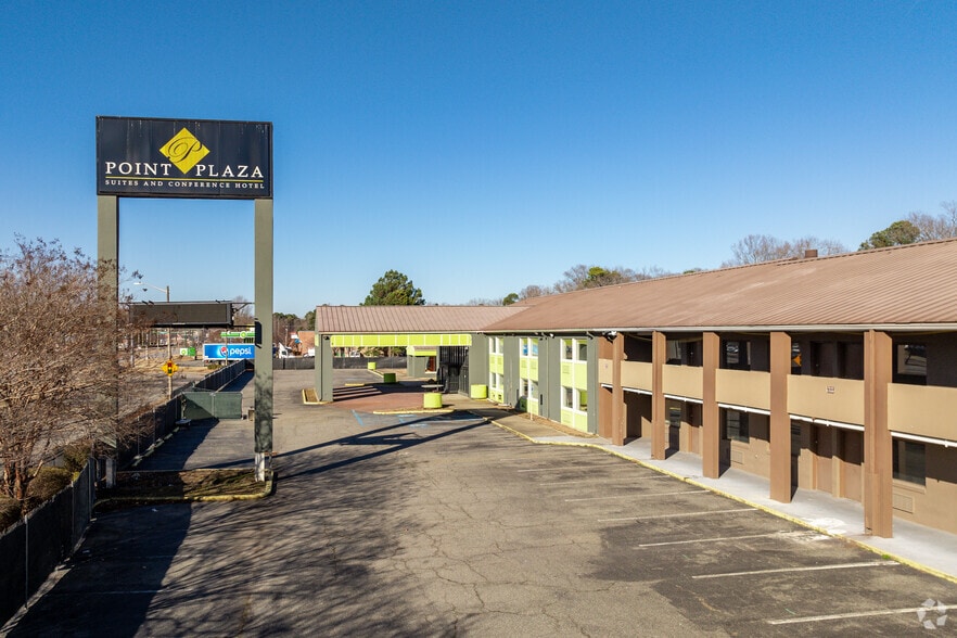 Primary Photo Of 950 J Clyde Morris Blvd, Newport News Hotel For Sale