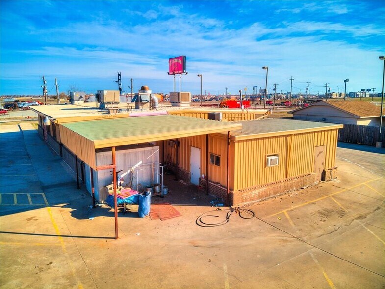 More Photos Of 1901 SW 27th St, El Reno Restaurant For Sale