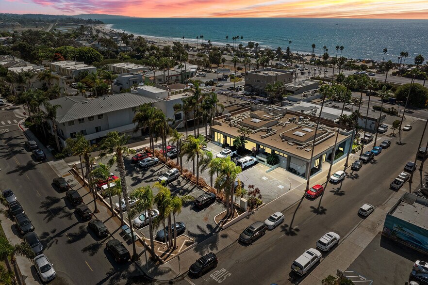 More Photos Of 131 Aberdeen Dr, Cardiff By The Sea Office For Sale