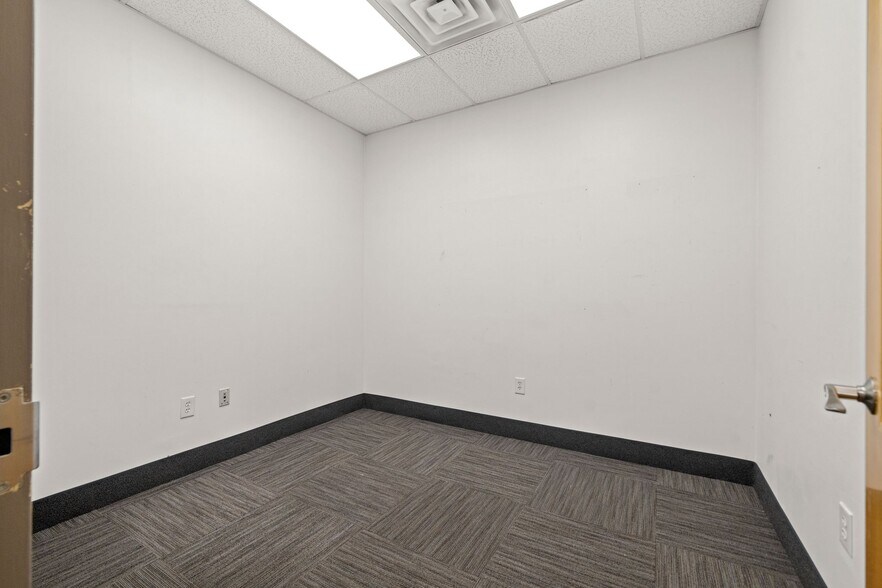 More Photos Of 628 Belmont St, Brockton Freestanding For Lease