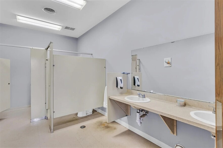 More Photos Of 3600 Wayland Dr, Jackson Golf Course Driving Range For Sale