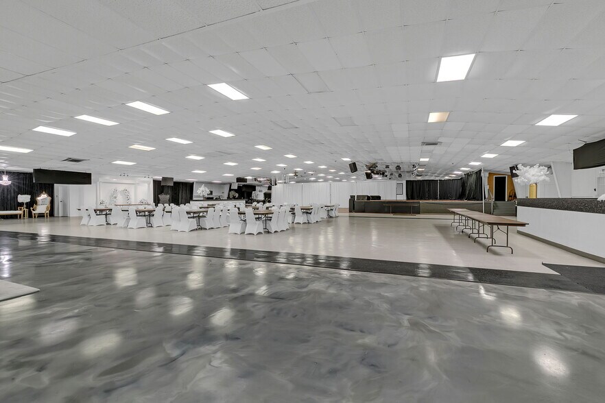 More Photos Of 227 E Mercury Blvd, Hampton General Retail For Sale