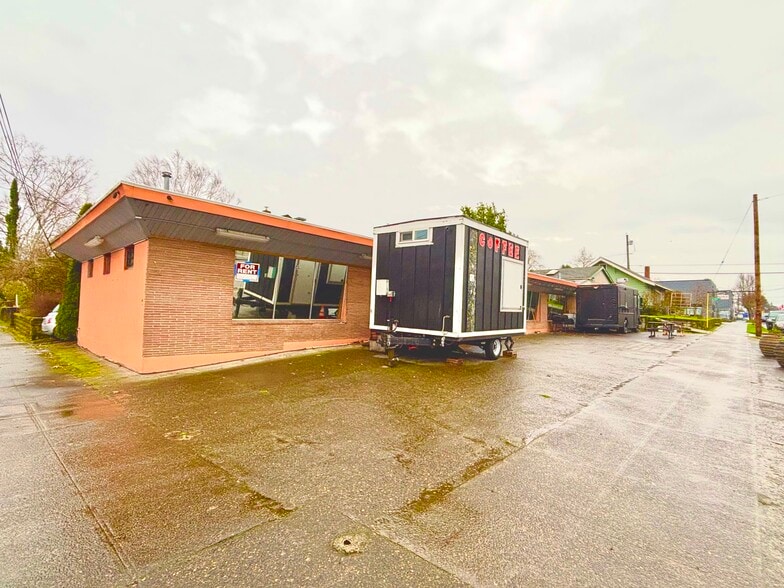 More Photos Of 3210-3236 SE 50th Ave, Portland Storefront Retail Office For Lease
