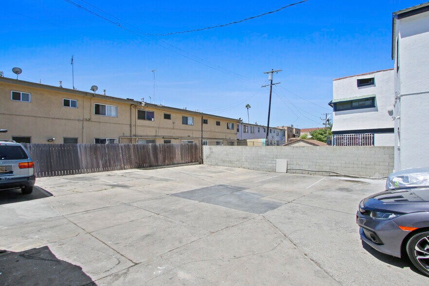 More Photos Of 2694 James M Wood Blvd, Los Angeles Apartments For Sale