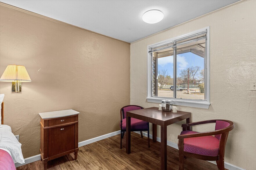 More Photos Of 82 Beach Rd, Salisbury Hospitality For Sale