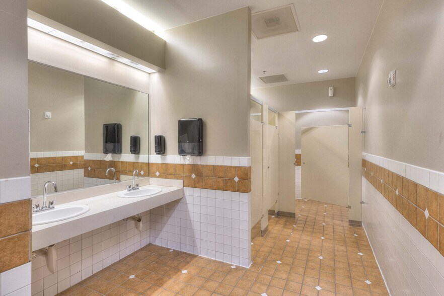 More Photos Of 9100 Hwy 290 E, Austin Research And Development For Sale