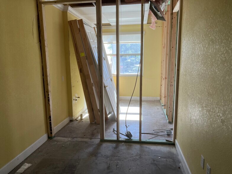 More Photos Of 3075 Bobcat Village Center Rd, North Port Medical For Sale