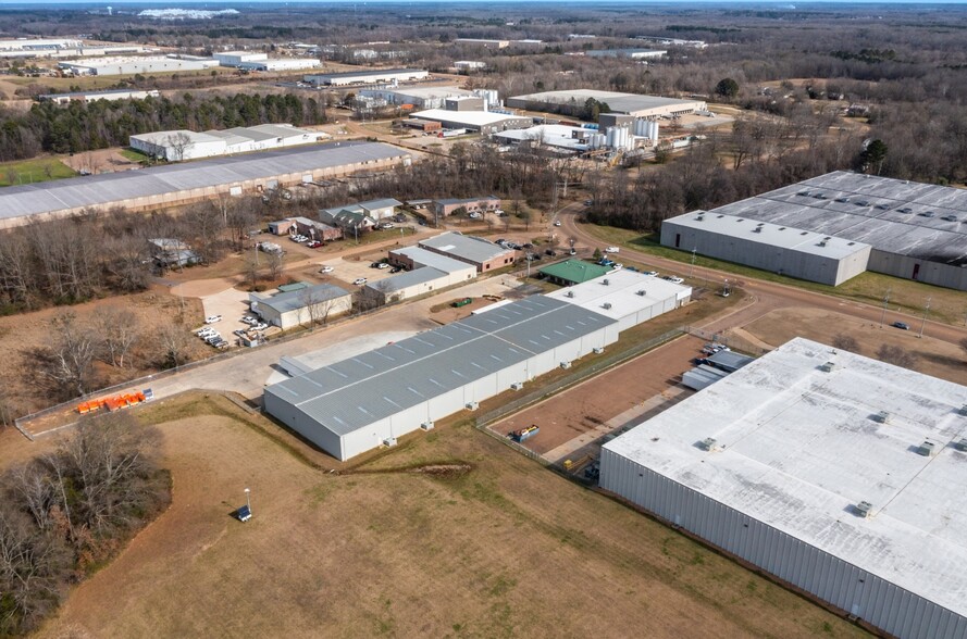 More Photos Of 135 Industrial Dr N, Madison Warehouse For Sale