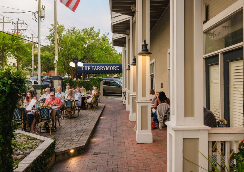 More Photos Of 102 S Second St, Wilmington Storefront Retail Residential For Sale