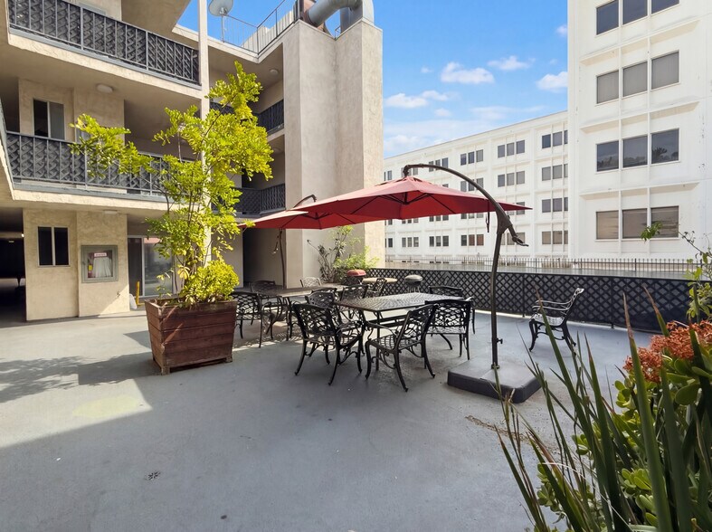 More Photos Of 504 S La Fayette Park Pl, Los Angeles Apartments For Sale