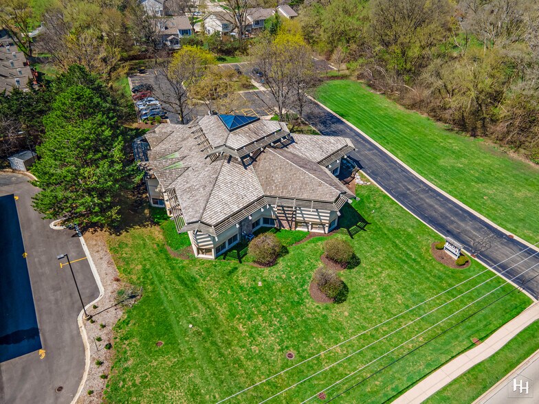 More Photos Of 970 McHenry Ave, Crystal Lake Medical For Sale