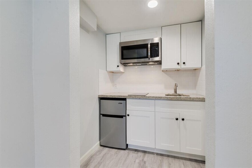 2617 Napoleon St, Houston, TX 77004 Apartments For Sale